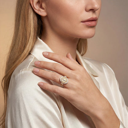 Elegant Virgin Mary Emblem Ring - The Heavenly